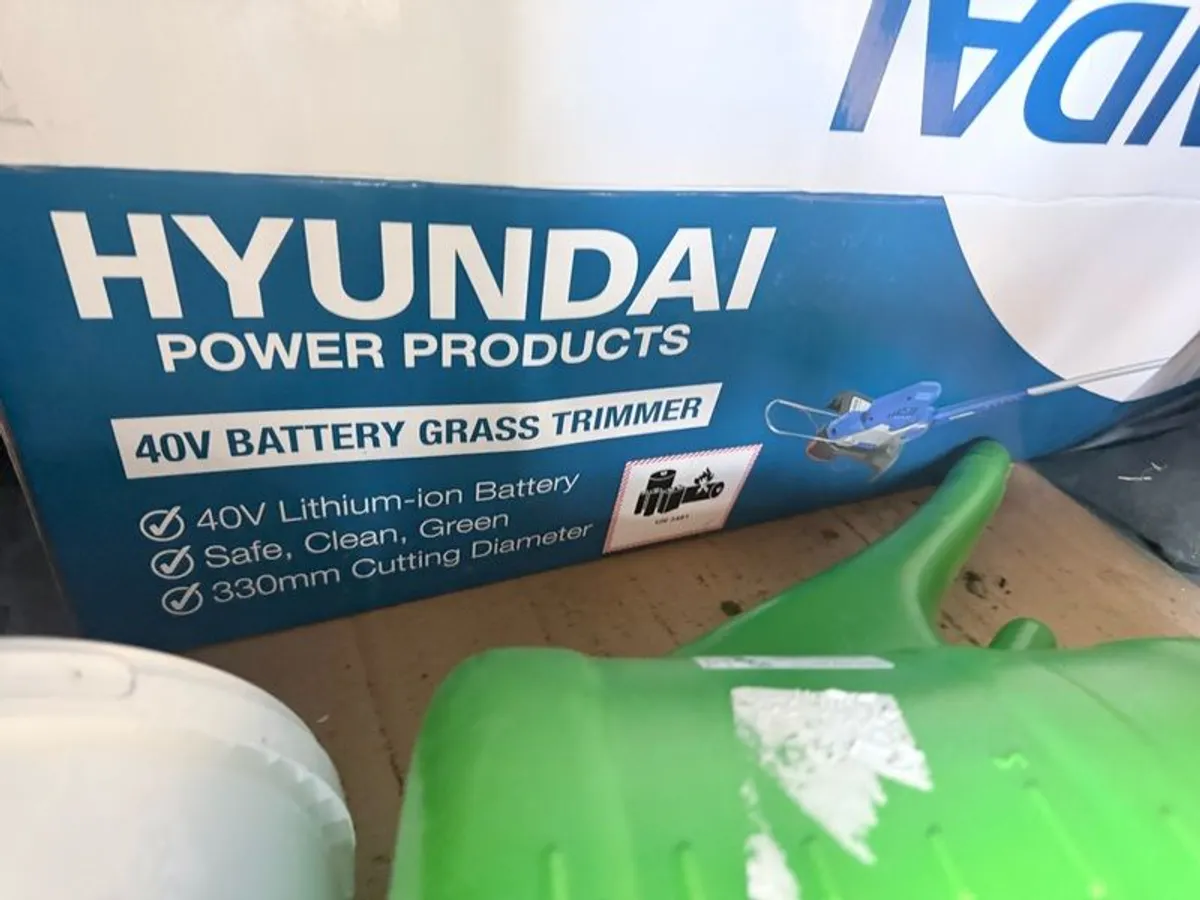Hyundai 40V Cordless Grass Trimmer (Battery Powered) - Image 2