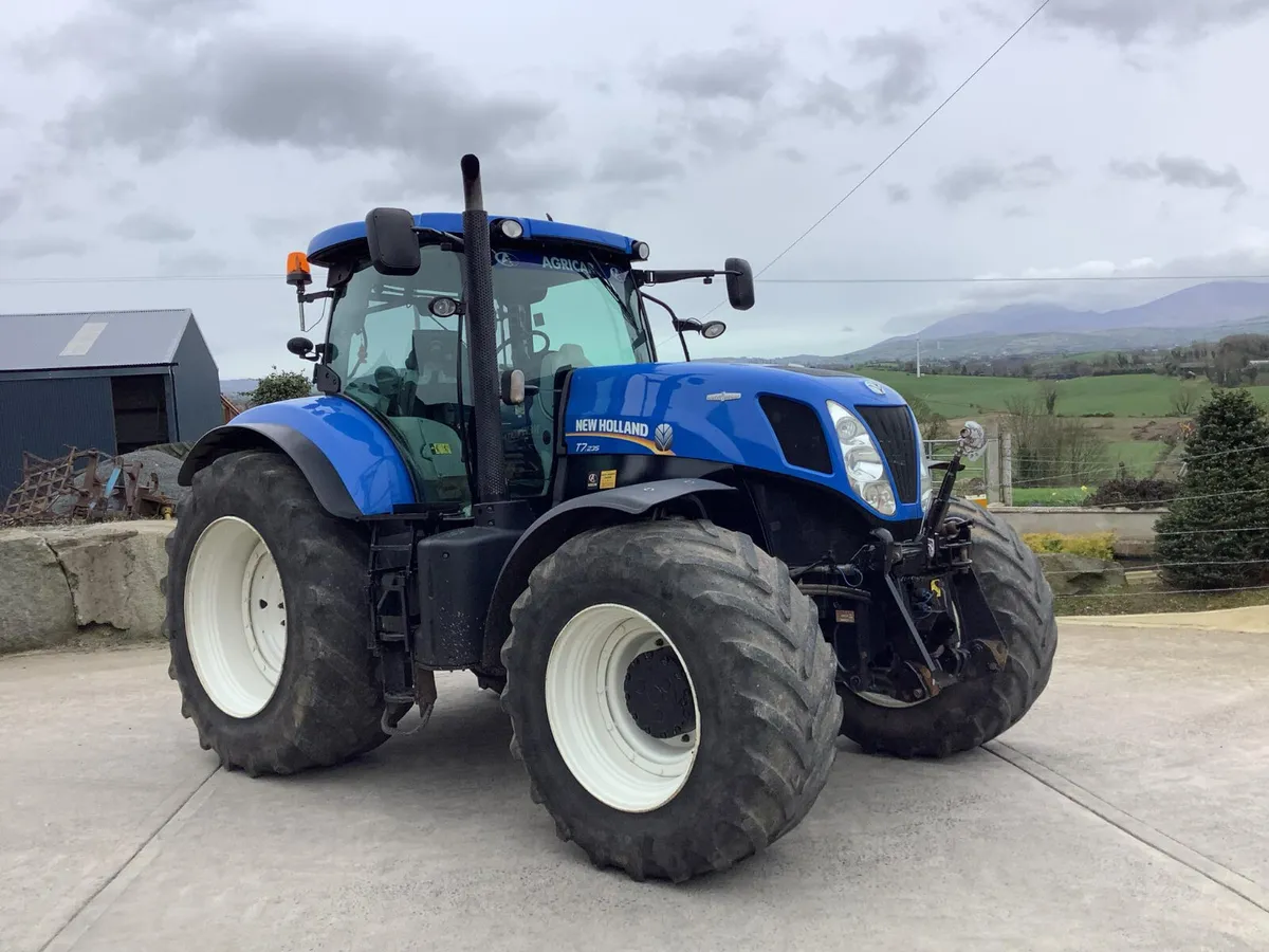 2013 NH T7.235 AC - Image 3