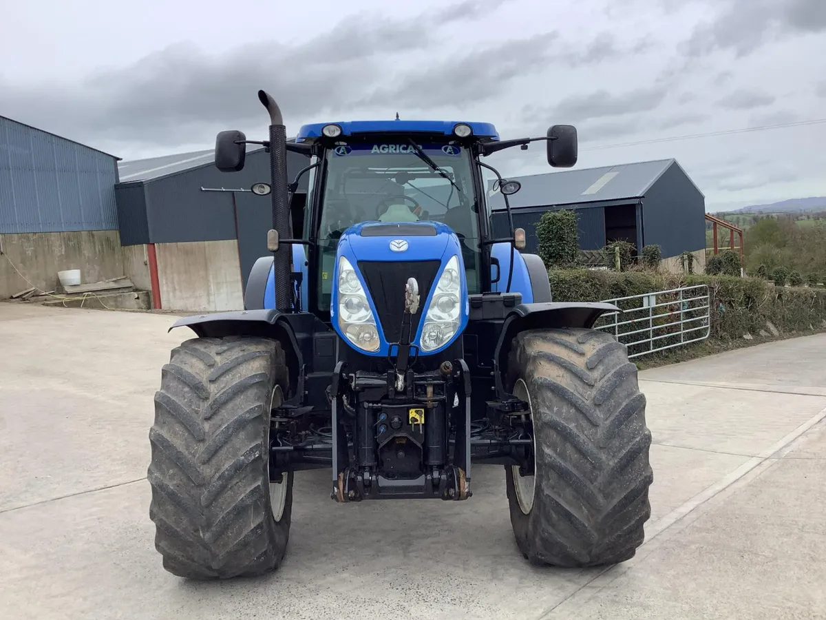 2013 NH T7.235 AC - Image 2