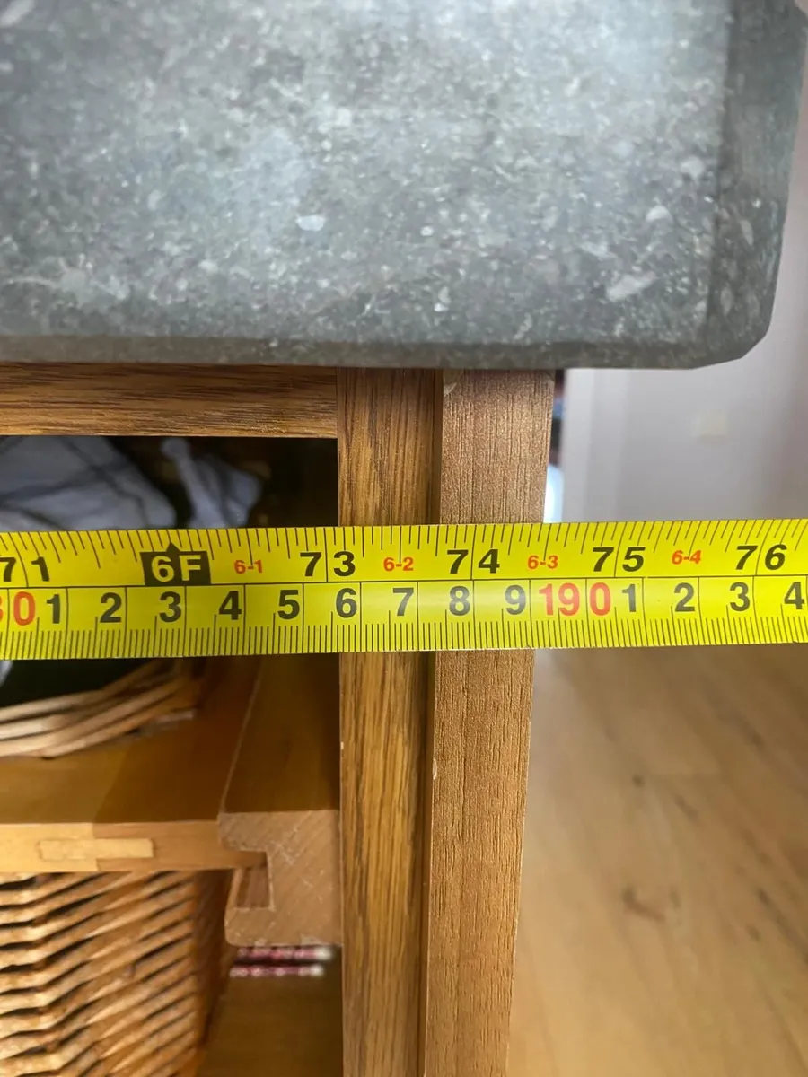 Kichen units, gas hob, electric oven, extractor - Image 2