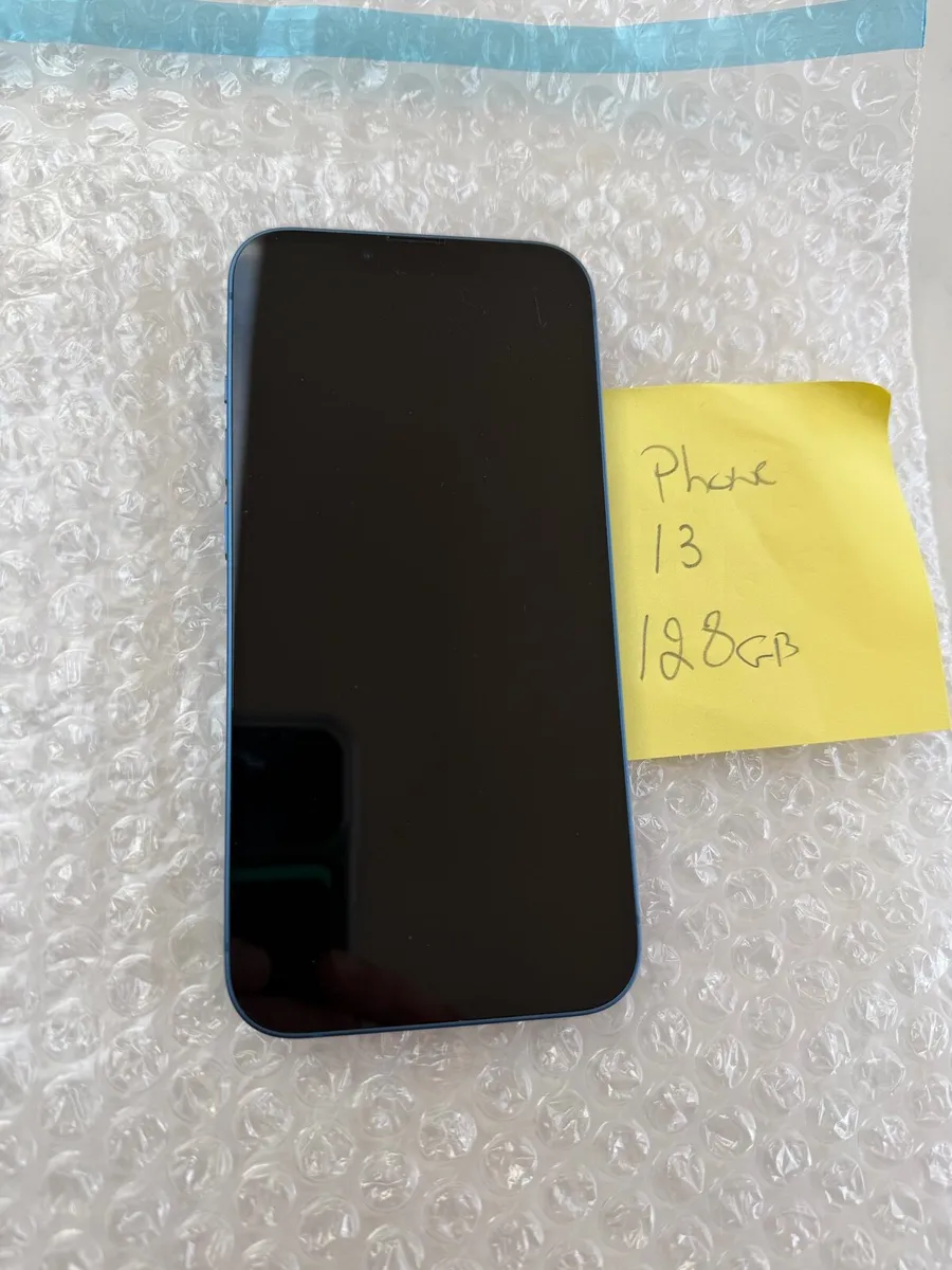 iPhone 13 - Image 2