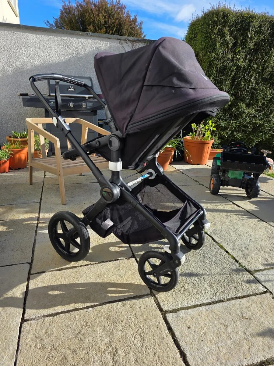 Bugaboo Fox 2 Complete Travel System - Image 2