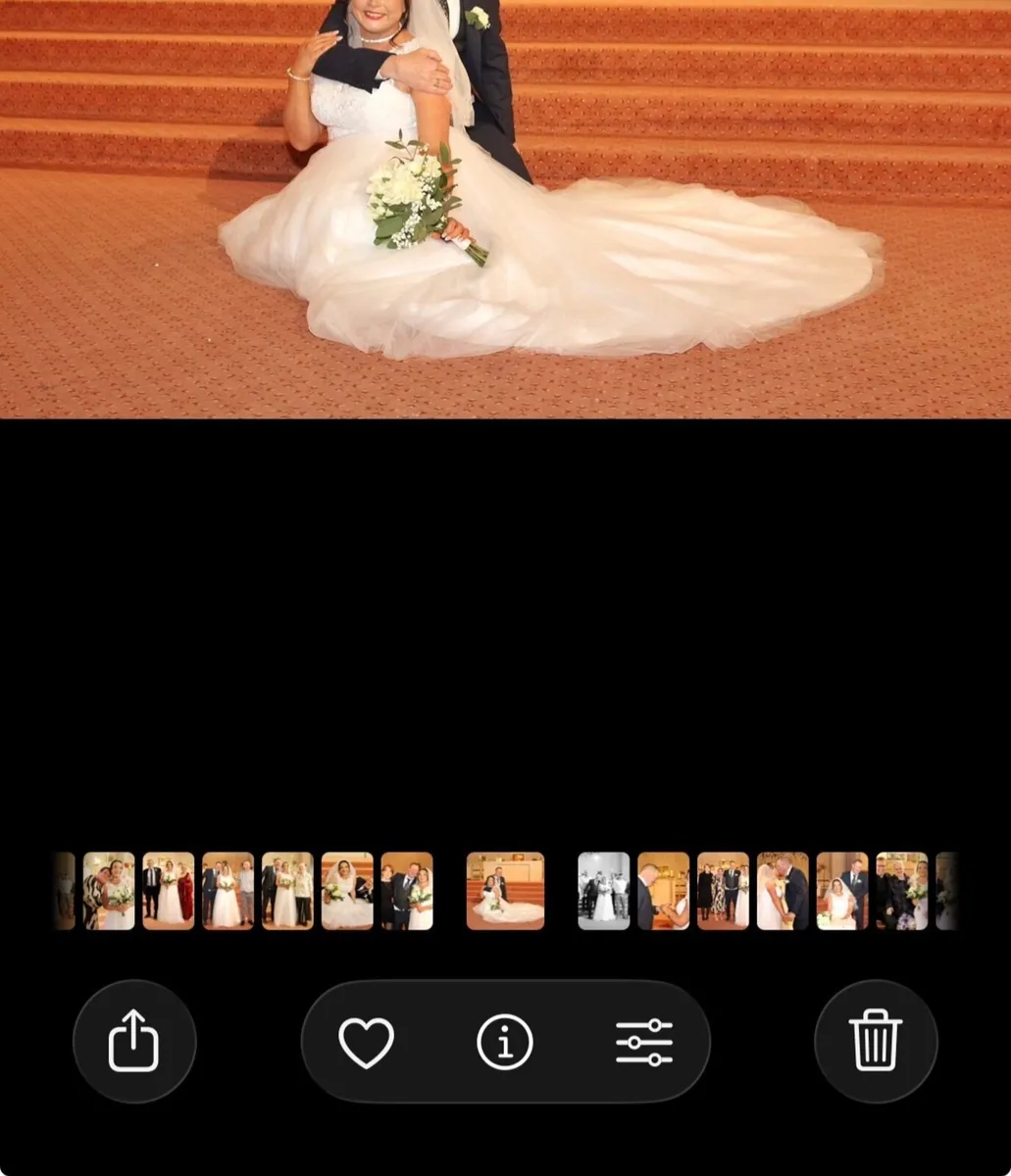 Wedding dresss - Image 1