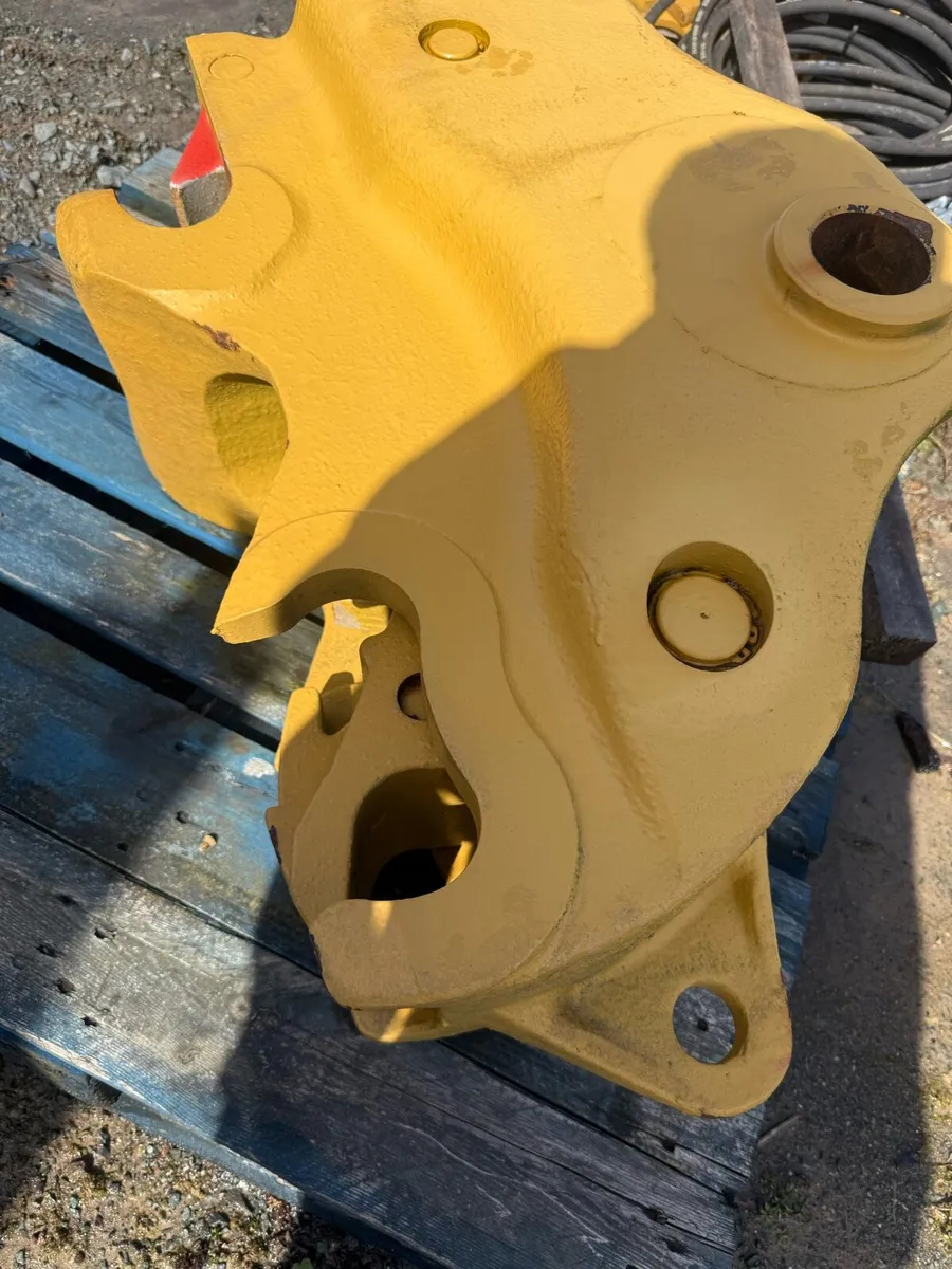 New unused quick hitch’s 70mm 65mm 50mm 30mm - Image 1