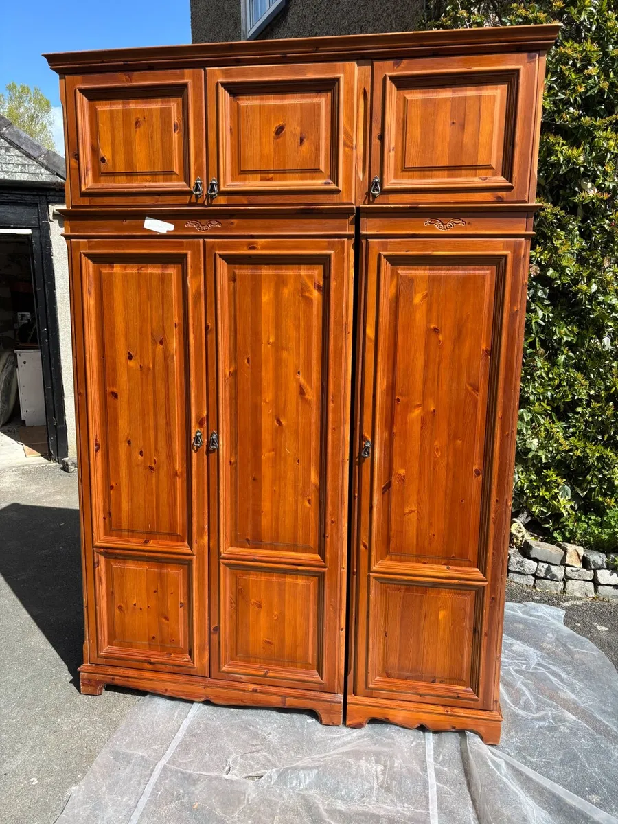 Bedroom wardrobe - Image 2