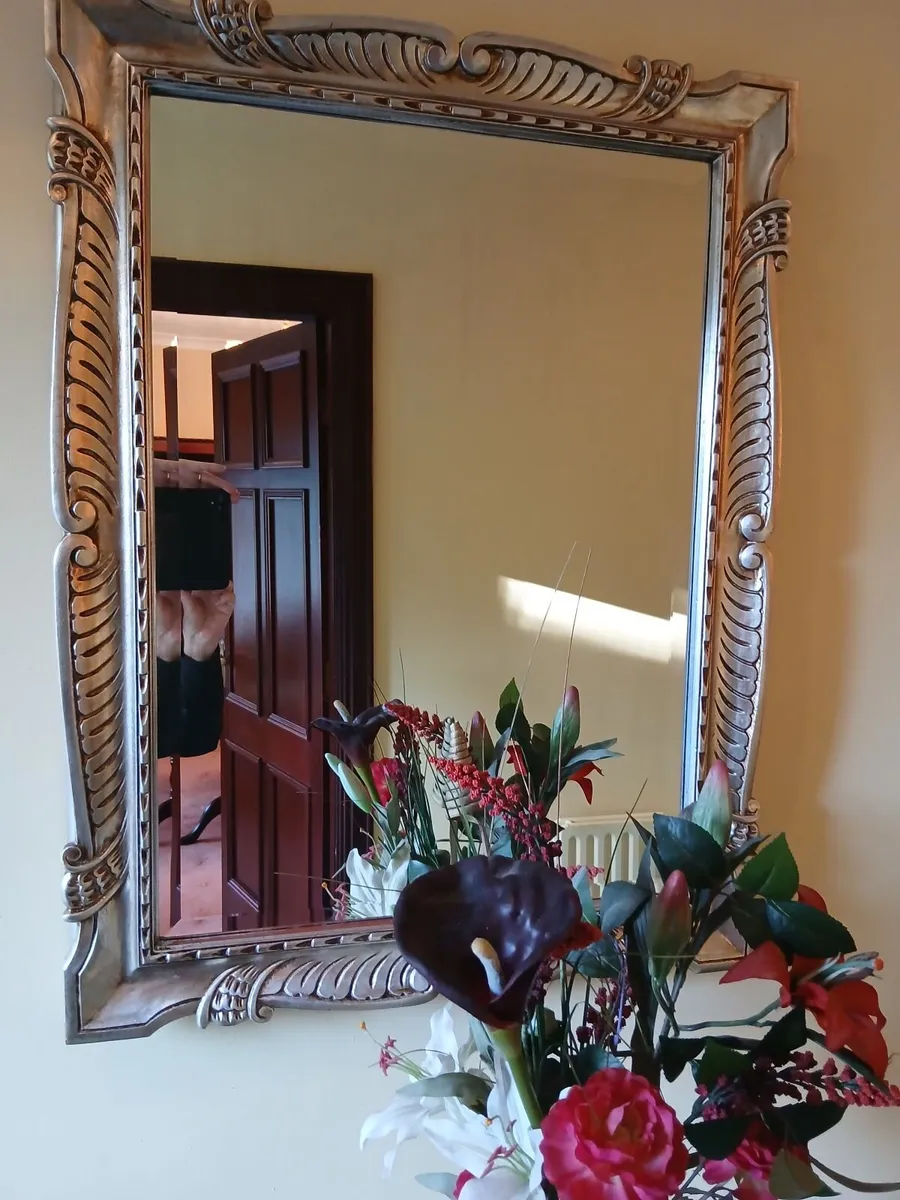 Mirror / Hall table/ 2 Standard lamps /Picture - Image 1