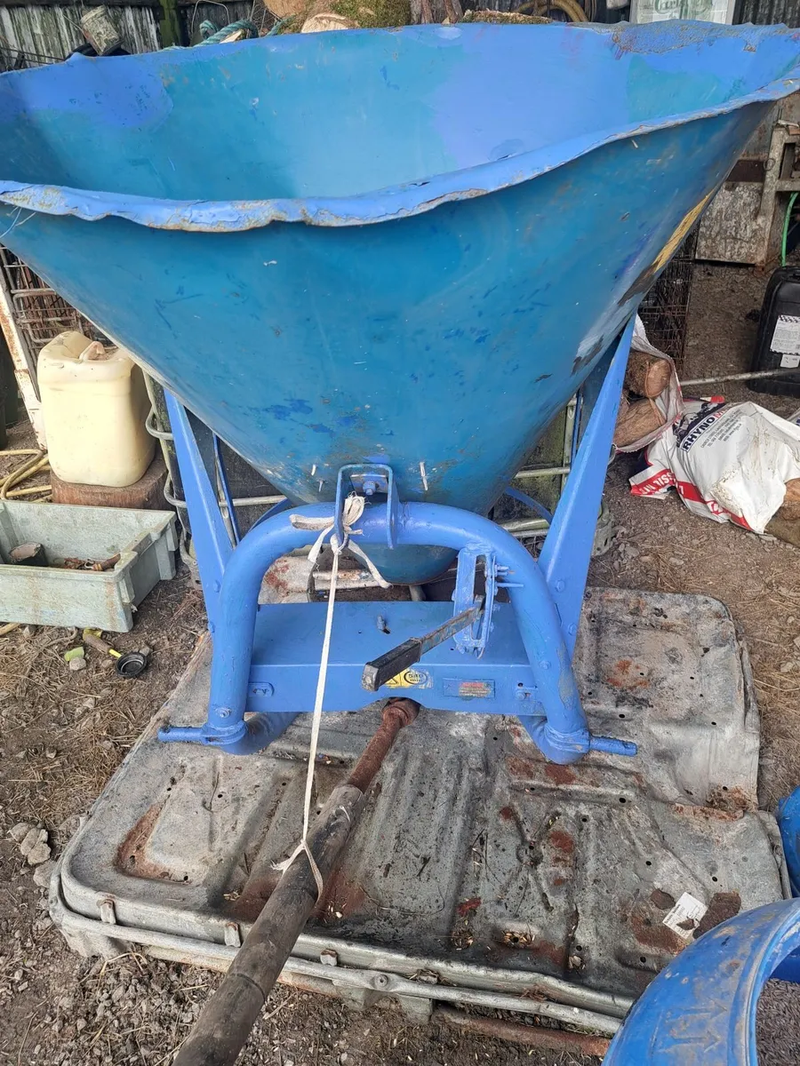 Rotary Fertiliser Spreader - Image 3