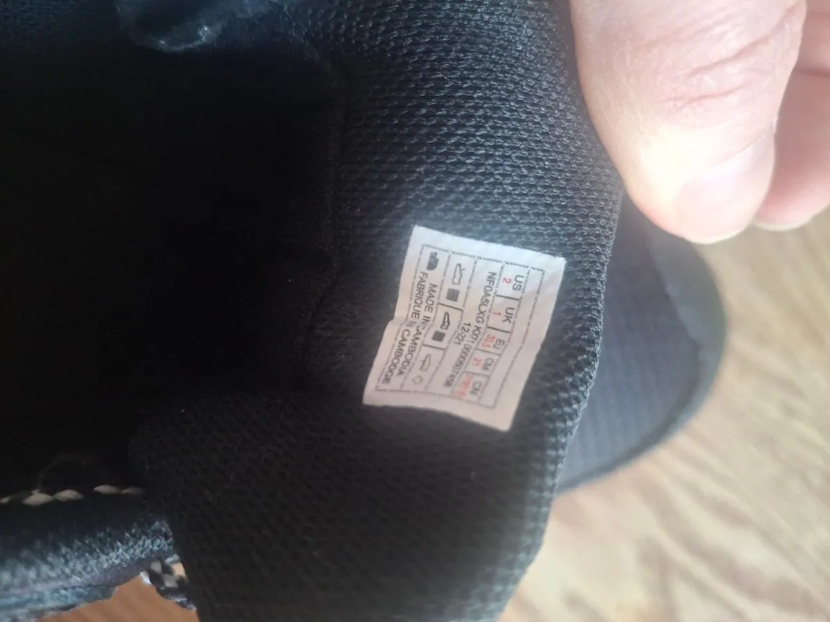 Boys North Face Hiker Runners UK Size 1 - Image 4