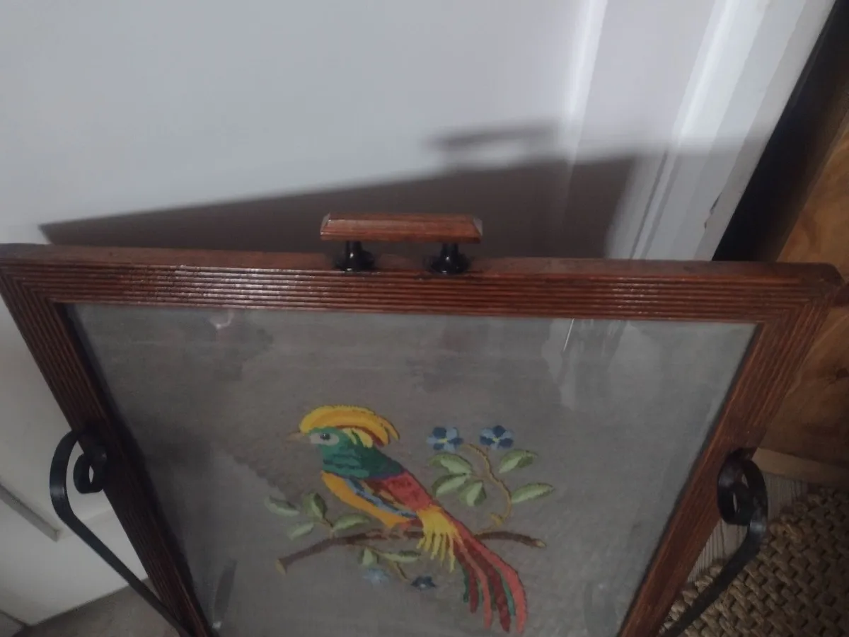 Heavy antique wooden fire-screen - Image 4