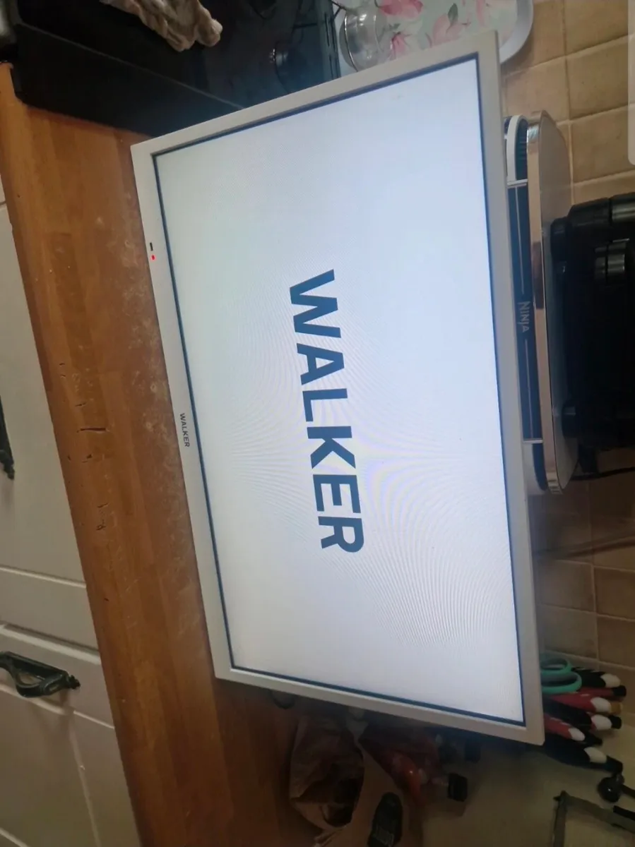 Walker 22 inch tv - Image 1