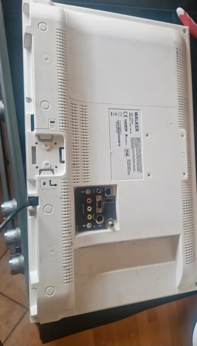 Walker 22 inch tv - Image 2