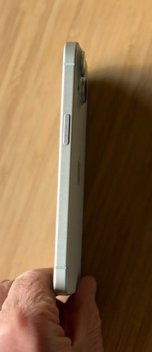 iPhone 15 128GB Blue – Excellent Condition – Boxed - Image 3