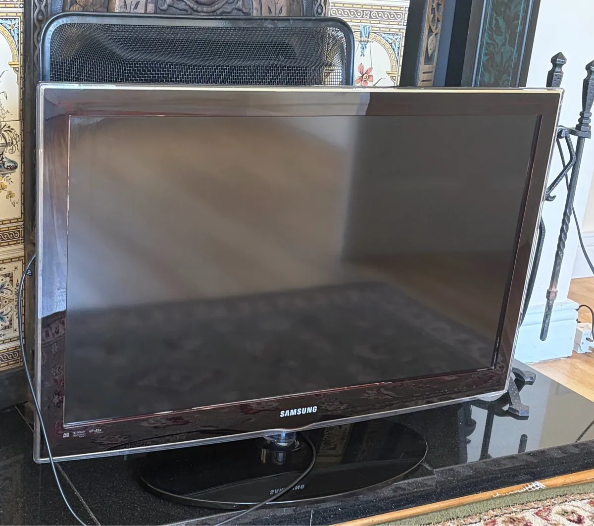 Free 32 inch Samsung Tv - Image 2