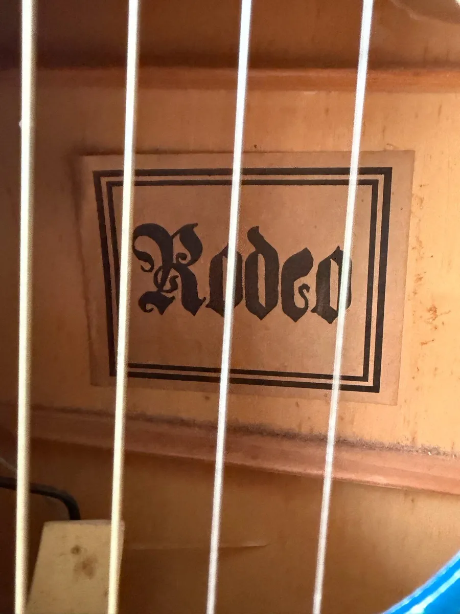 Rodeo acoustic guitar - Image 2