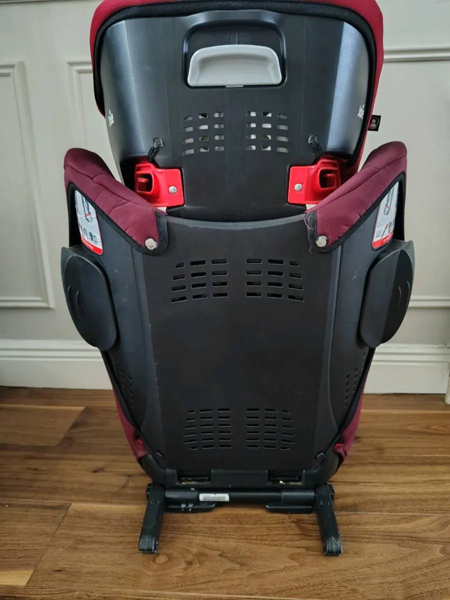 Joie isofix car seat - Image 3