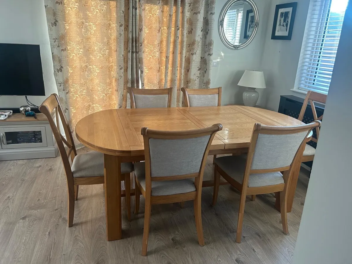 Dining room table - Image 3