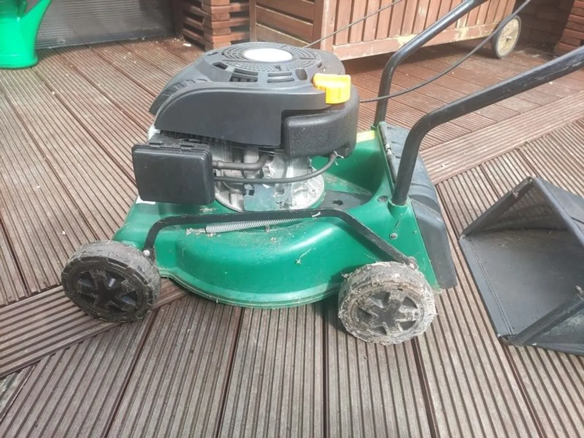 Petrol lawnmower - Image 3