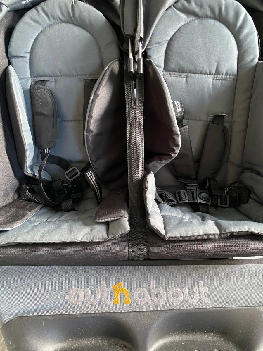 Out n About Double Nipper Buggy - Great Condition - Image 4
