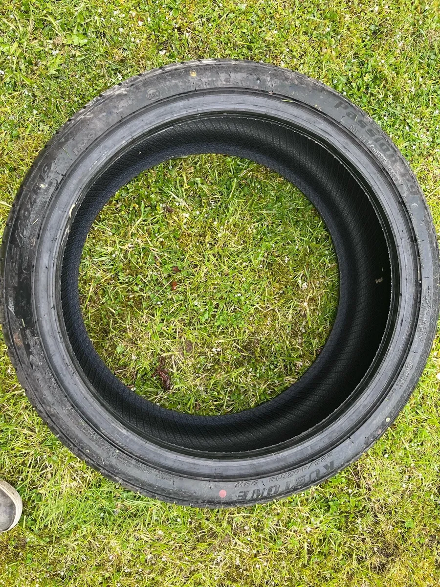 225/40R19 KUSTONE 93W XL RUNFLAT - Image 2