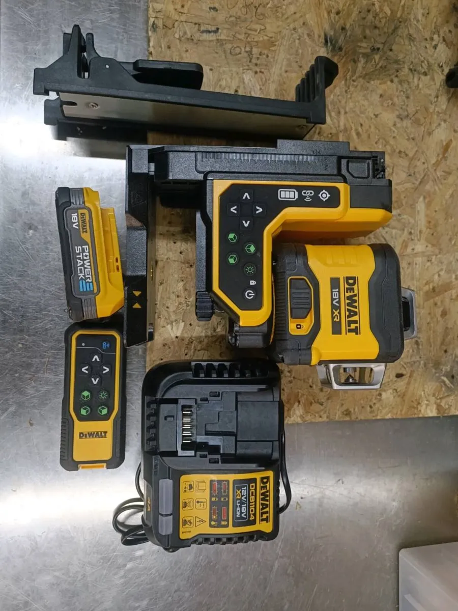 DeWalt dcle34035 green laser. Brand new