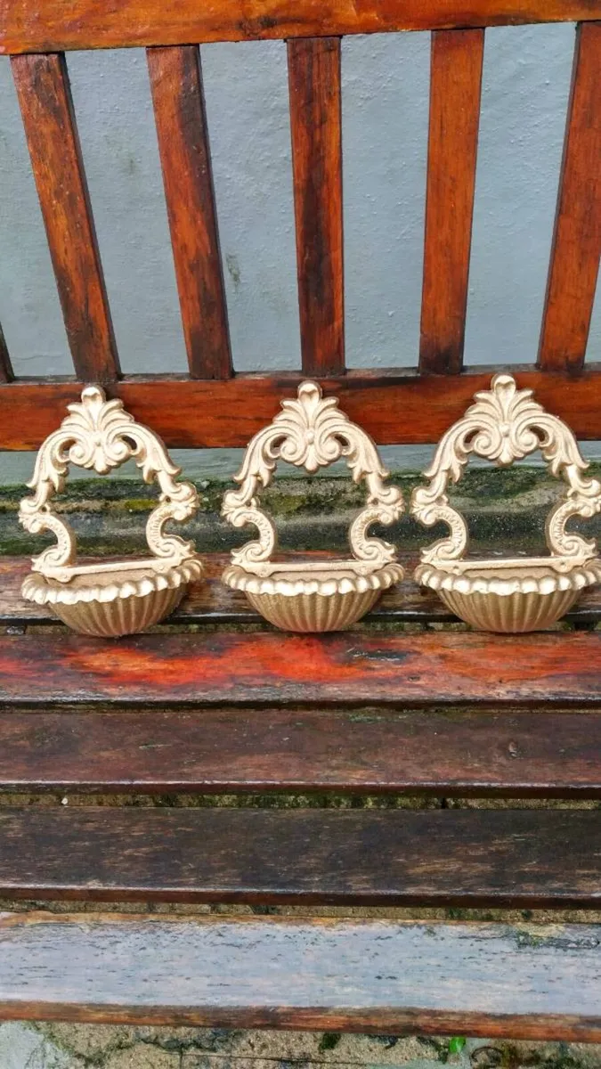 3 . Decorative cast waterfonts