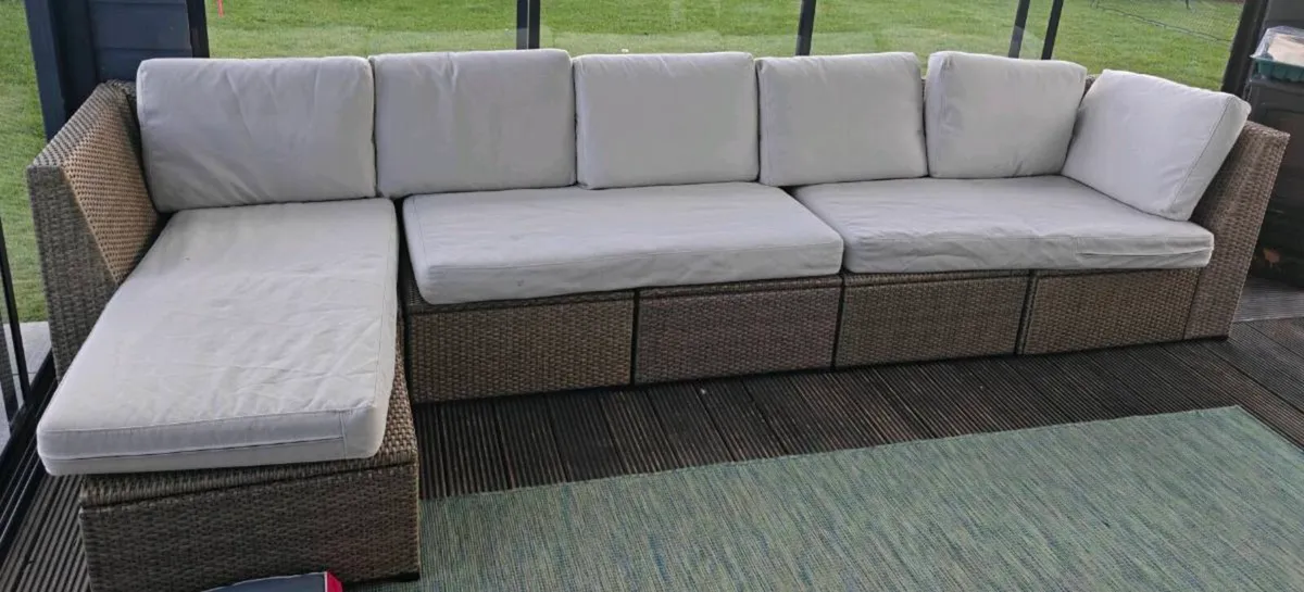 Outside seating - Image 1