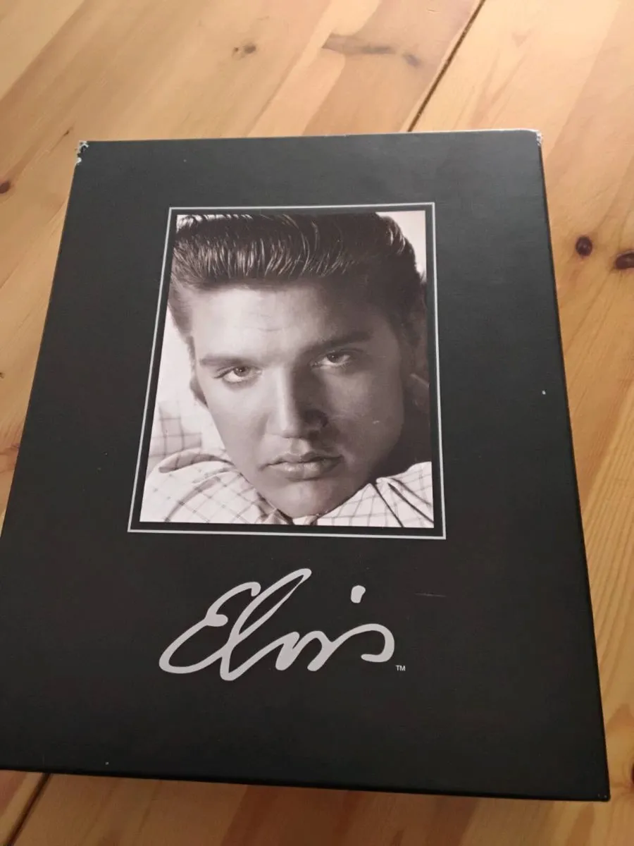 Elvis memorbillia - Image 1