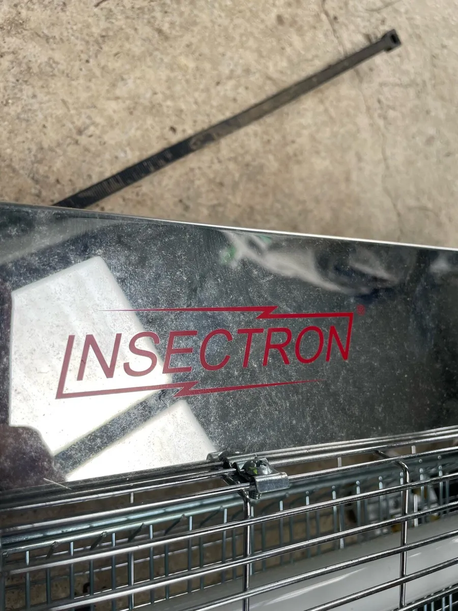 Electronic insect killer - Image 3