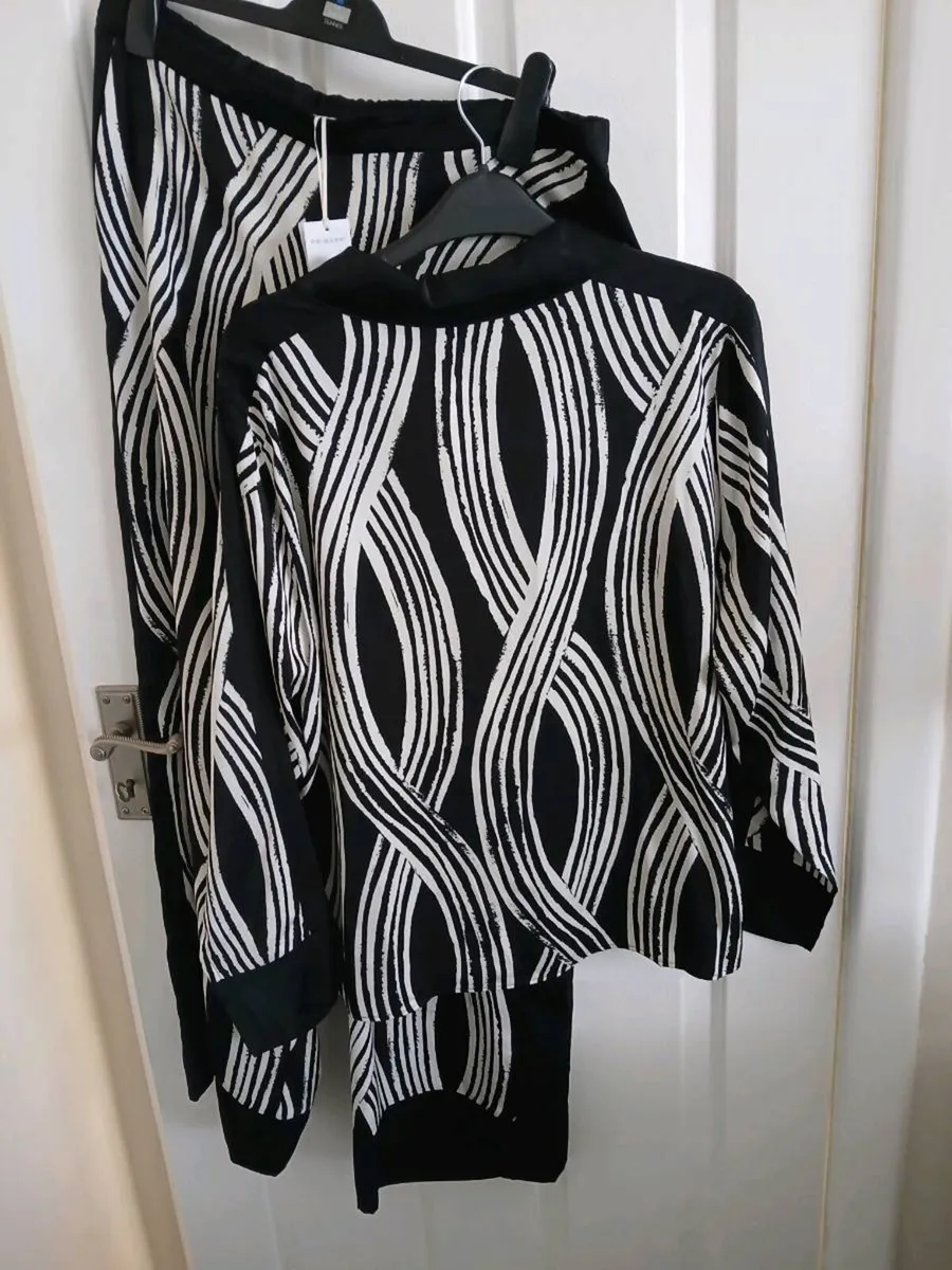 Ladies co-ord set - Image 4