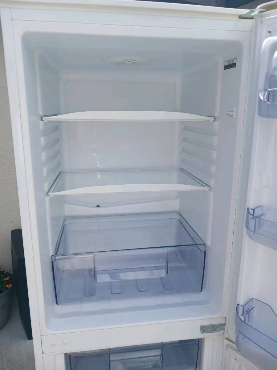 Whirlpool fridge freezer - Image 2