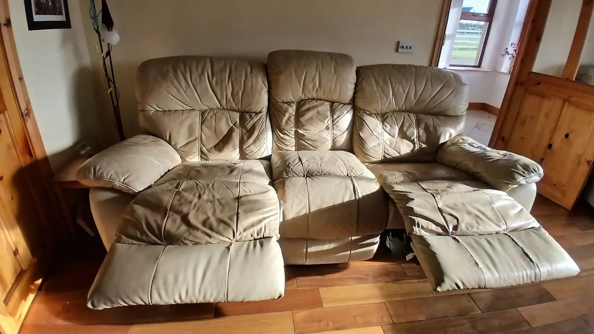 3 seater recliner sofa - Image 2