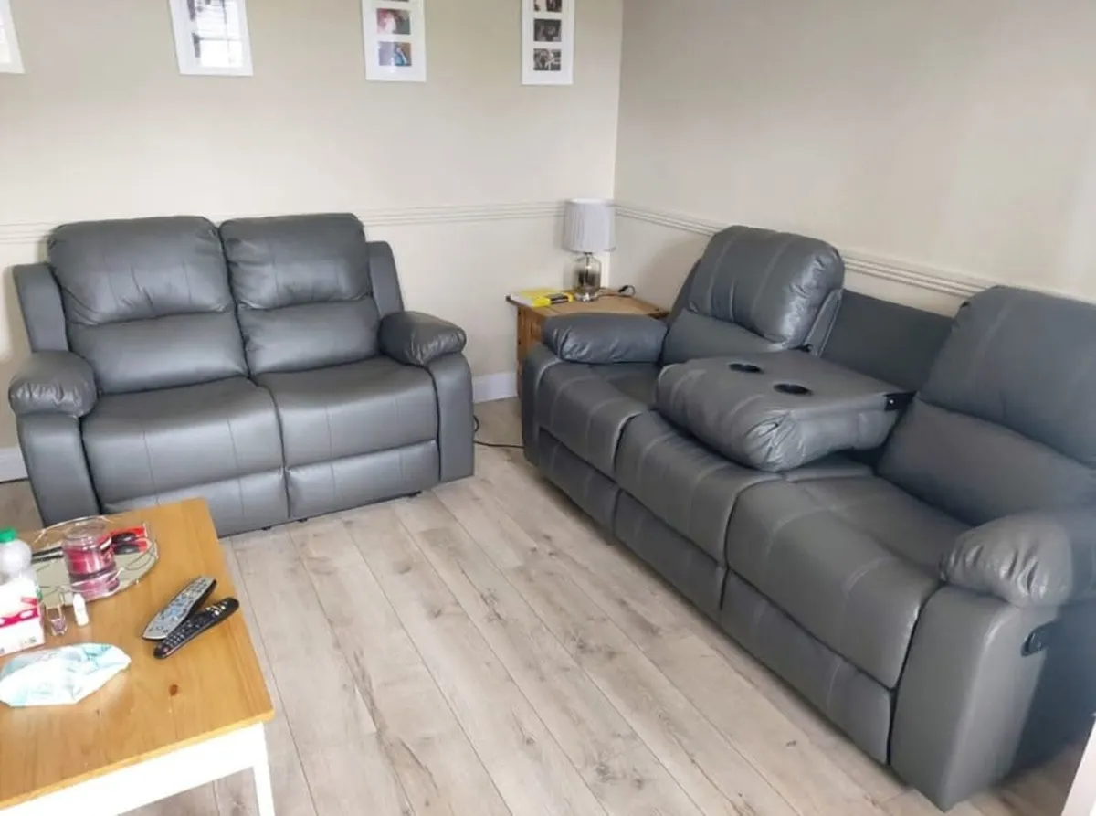 Crofton 3+2 sofa set - Image 2