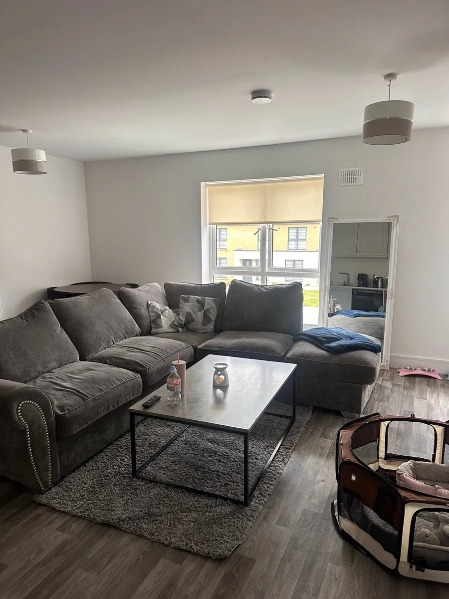 Corner sofa - Image 1