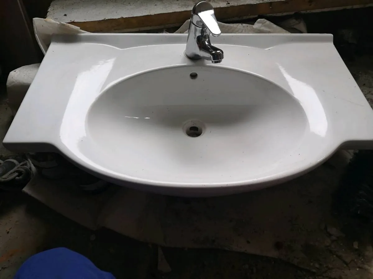 Sink and tap - Image 1