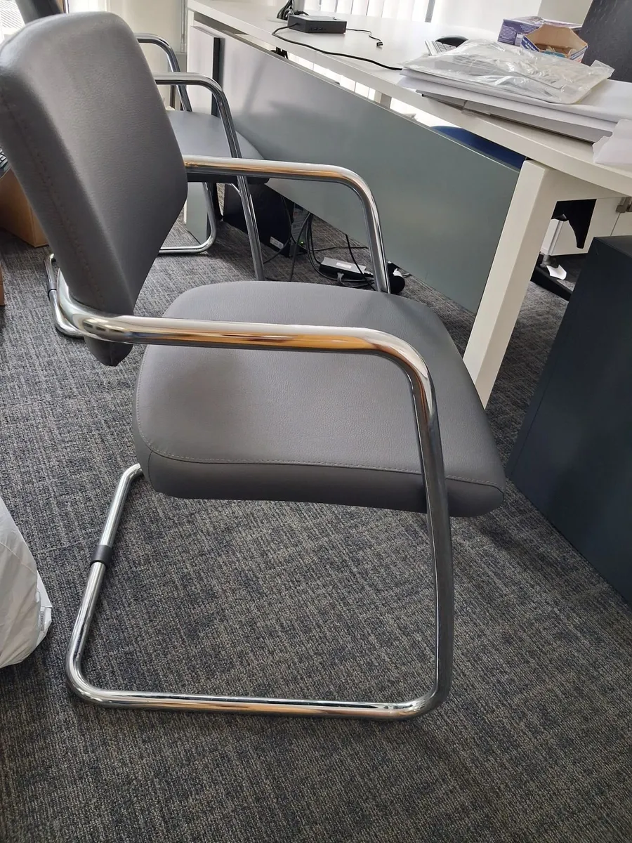 Office Chairs - Image 4