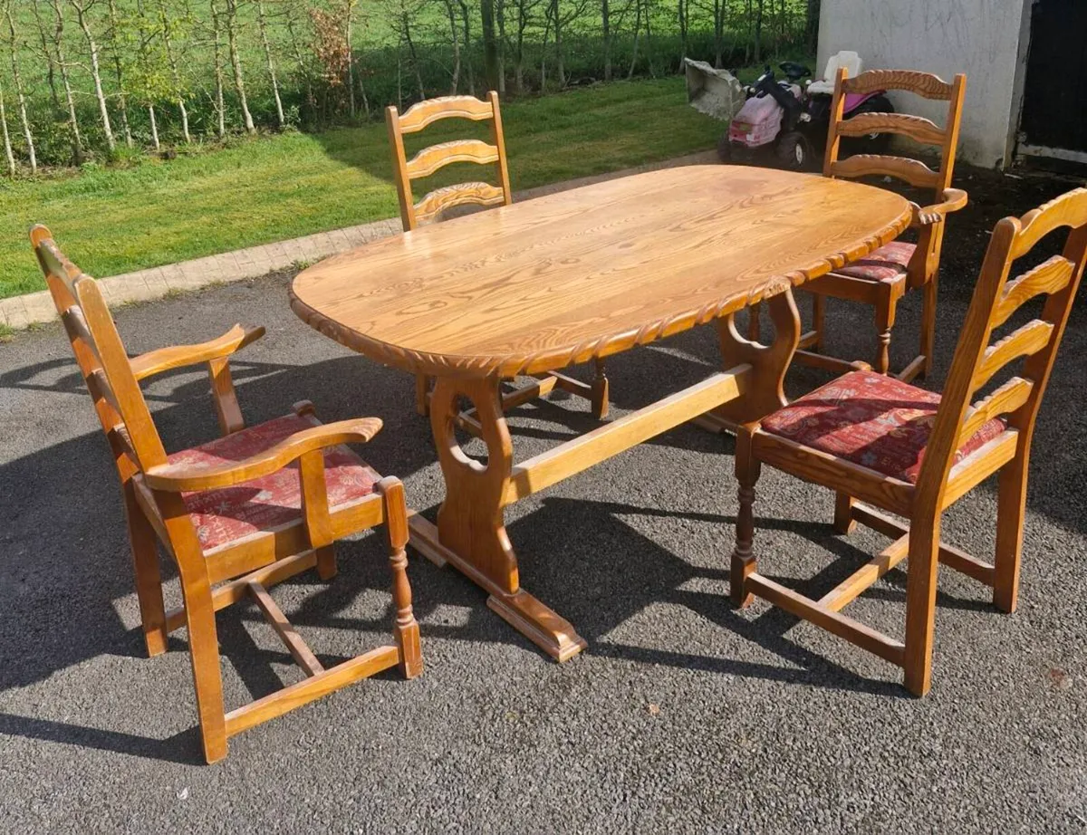 SOLID PINE TABLE AND 4 CHAIRS - Image 1