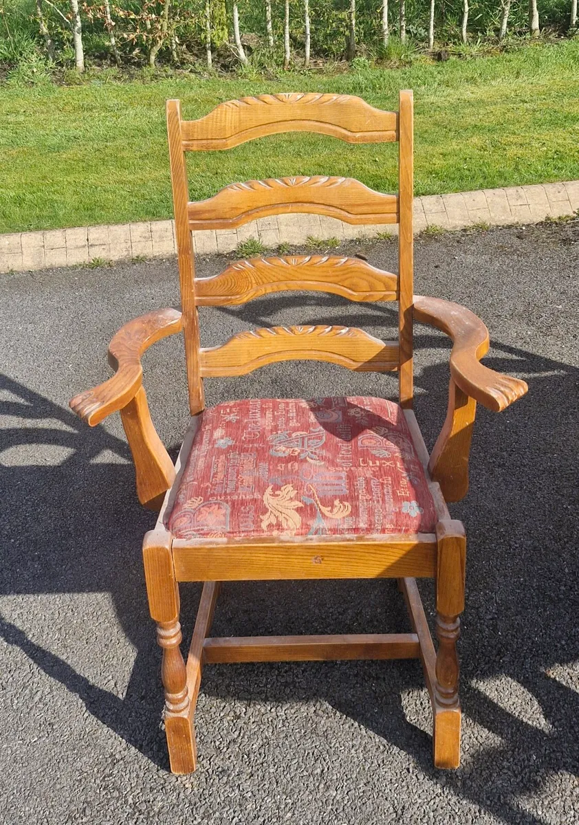 SOLID PINE TABLE AND 4 CHAIRS - Image 2