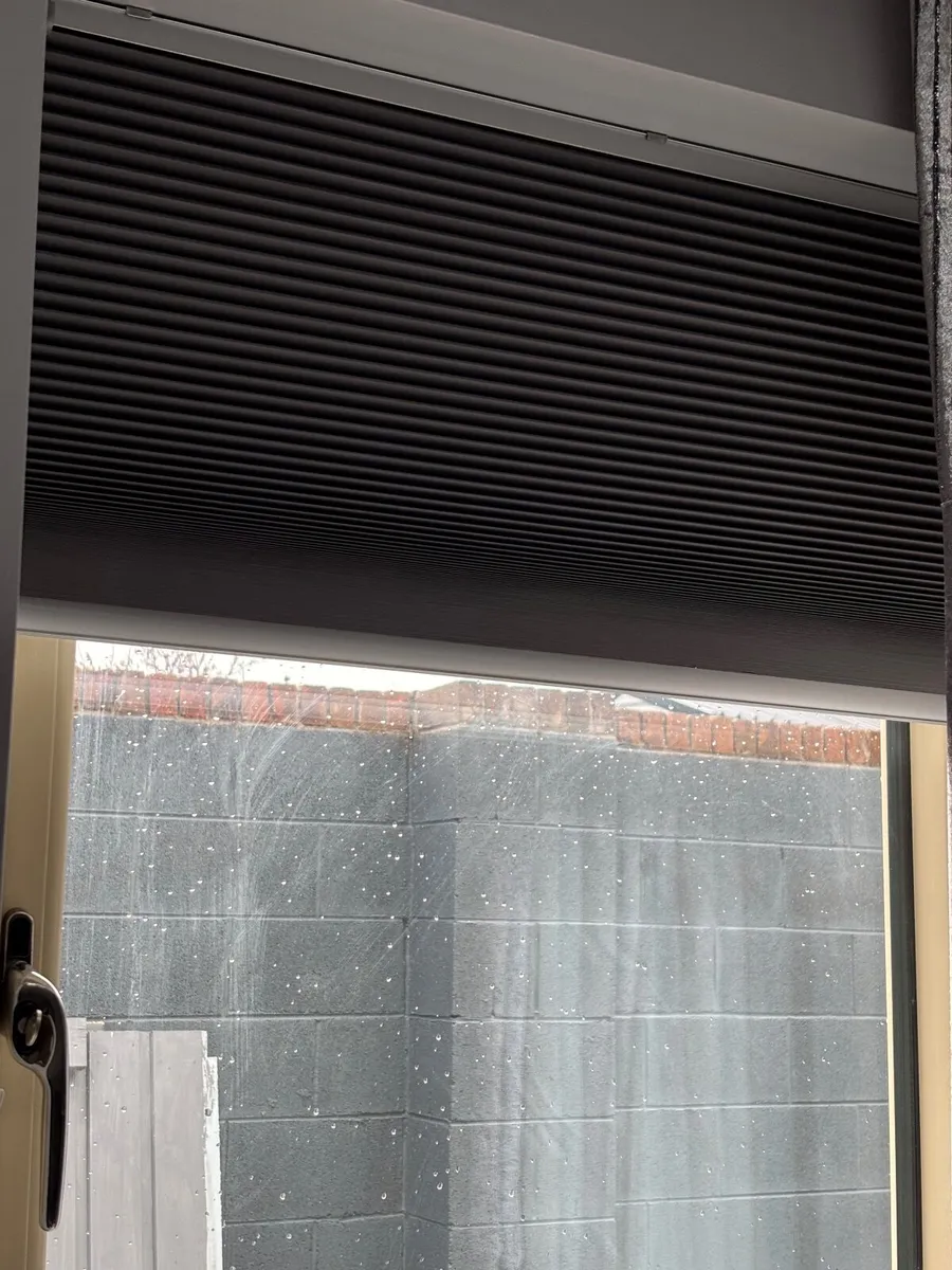 Window blinds and charcoal curtain poles extendabl - Image 2