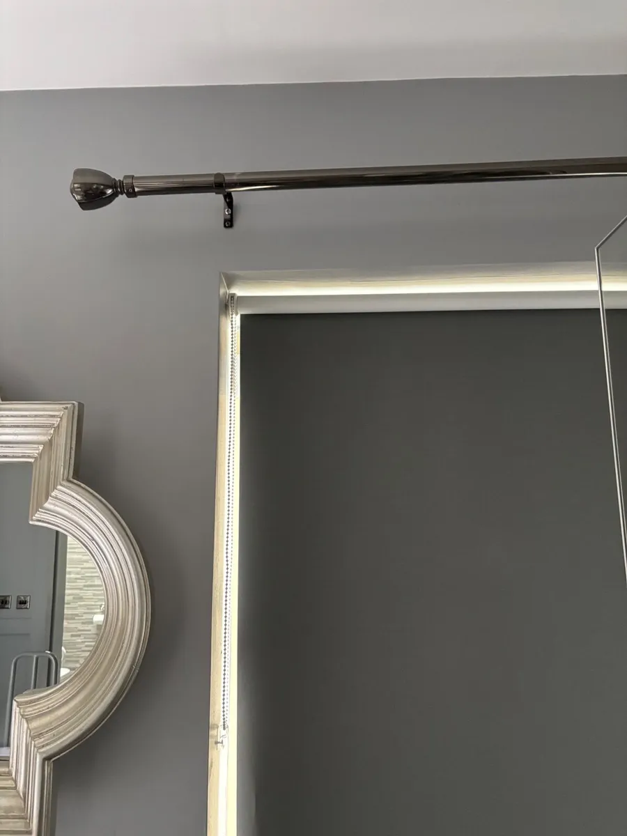 Window blinds and charcoal curtain poles extendabl - Image 3