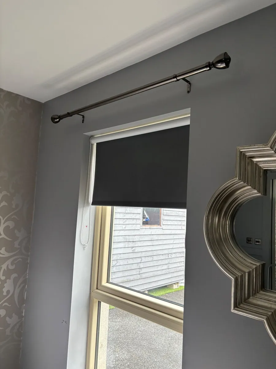 Window blinds and charcoal curtain poles extendabl - Image 4