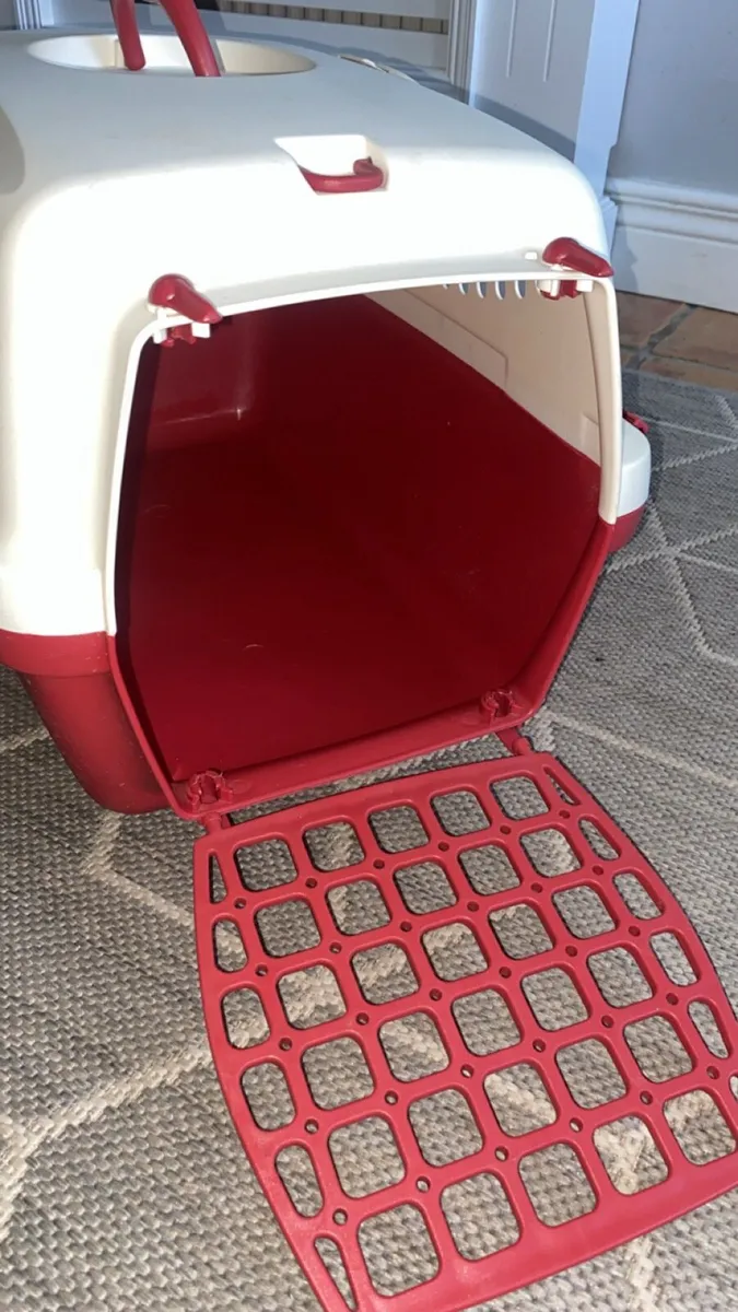 Cat Carrier - Image 2