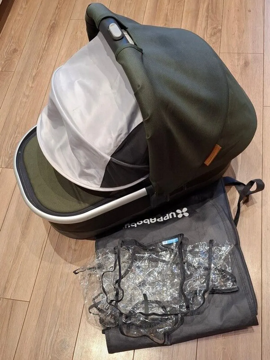 UPPAbaby Vista V2 Hazel Full Travel System + Cybex Cloud Z & Extras! (Split or bundle) - Image 4