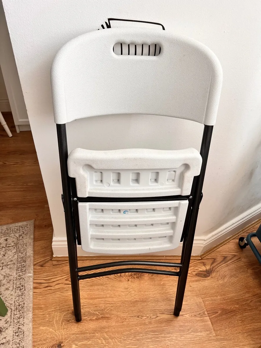 Foldable chair - Image 2