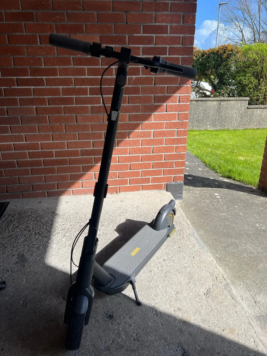 Electric Scooter Ninebot Segway MAX G30II - Image 1