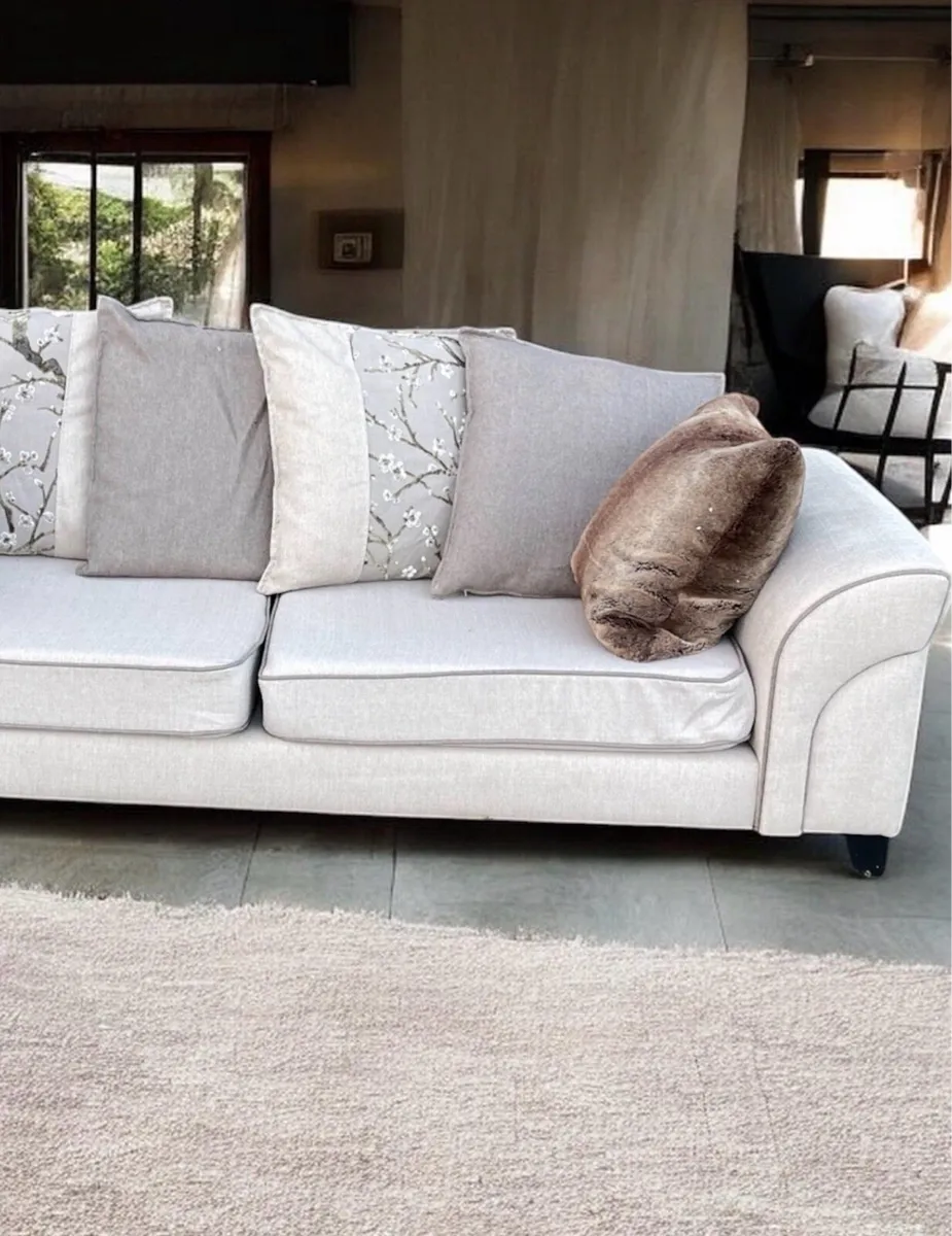 Dfs 3 seater - Image 2