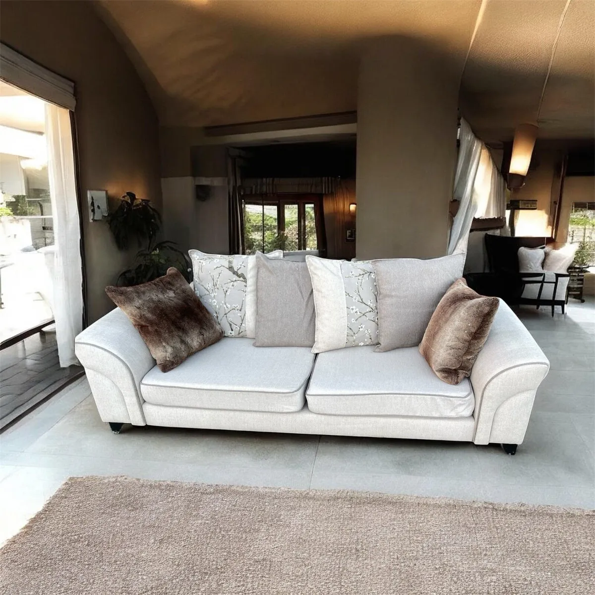 Dfs 3 seater - Image 3