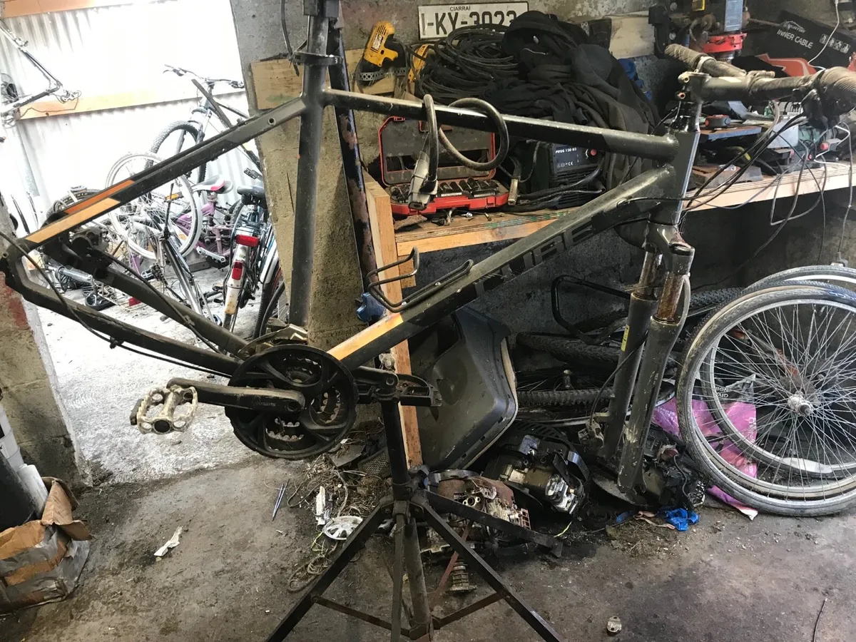 Cube hybrid frame for sale - Image 1