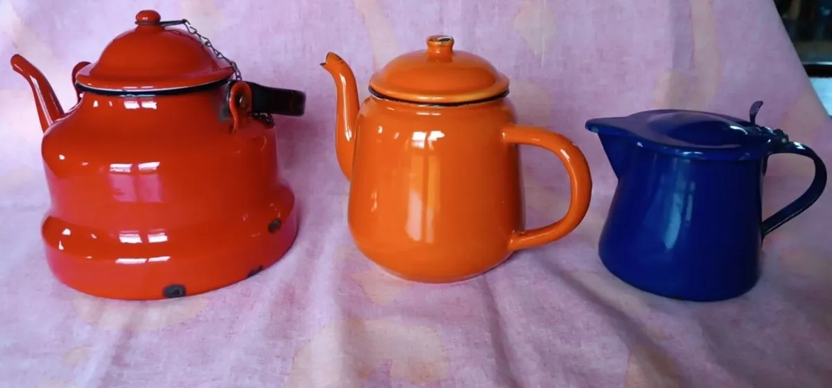 Vintage enamel teapot Lot of 3 Teapots - Image 1