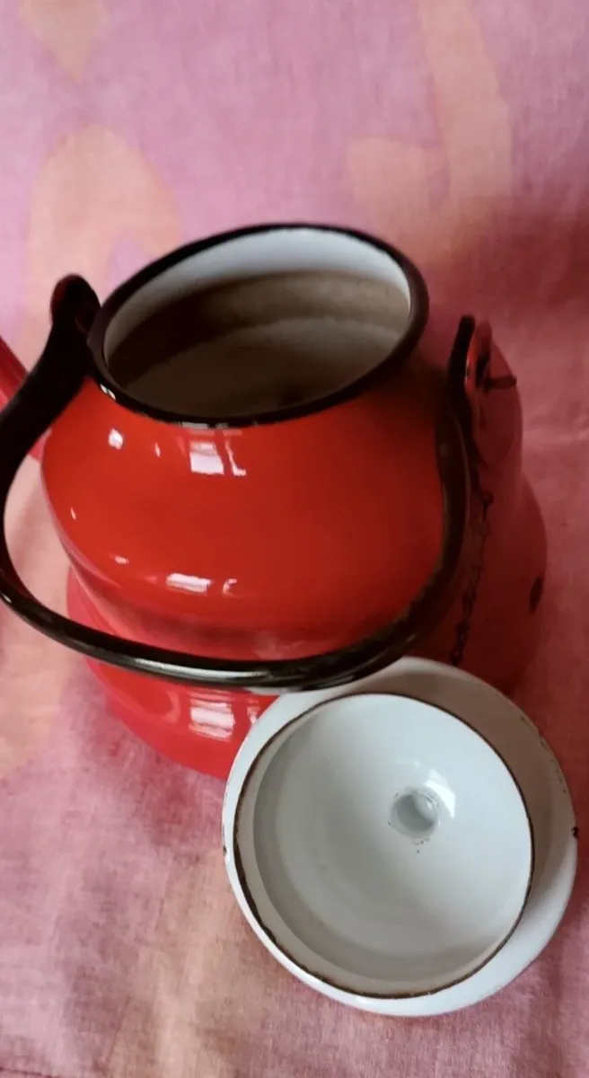 Vintage enamel teapot Lot of 3 Teapots - Image 4
