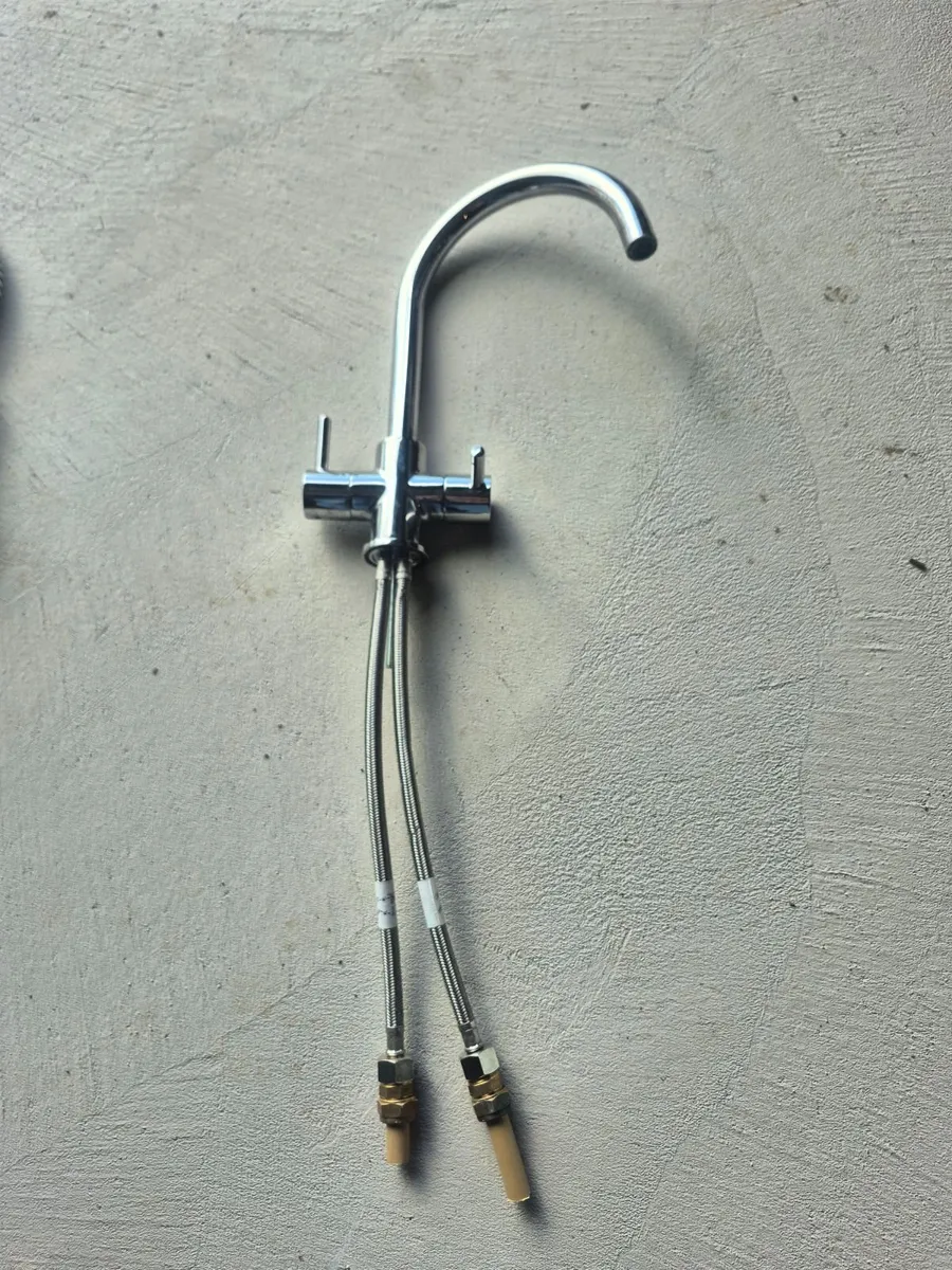 Kitchen mixer tap